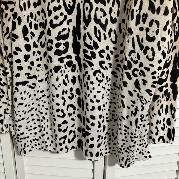 Geegee- great brand PRICE DROP - Picture 2 of 3